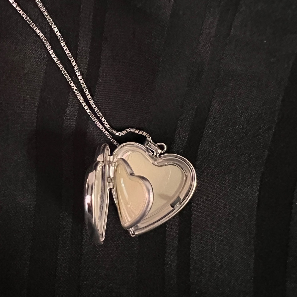 NWT Sterling Silver chain and heart locket with “Mom” I graced on the front. - Picture 3 of 4